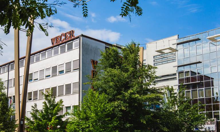 Predstavniki zaposlenih v medijski hiši Večer nasprotujejo selitvi iz stavbe na Ulici slovenske osamosvojitve v prostore, ki so v lasti mariborskega župana Saše Arsenoviča. 