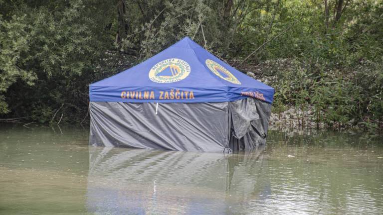 Prejšnja bomba se je nahajala skoraj tik pod železniškim mostom, tokratna pa je nekoliko višje.