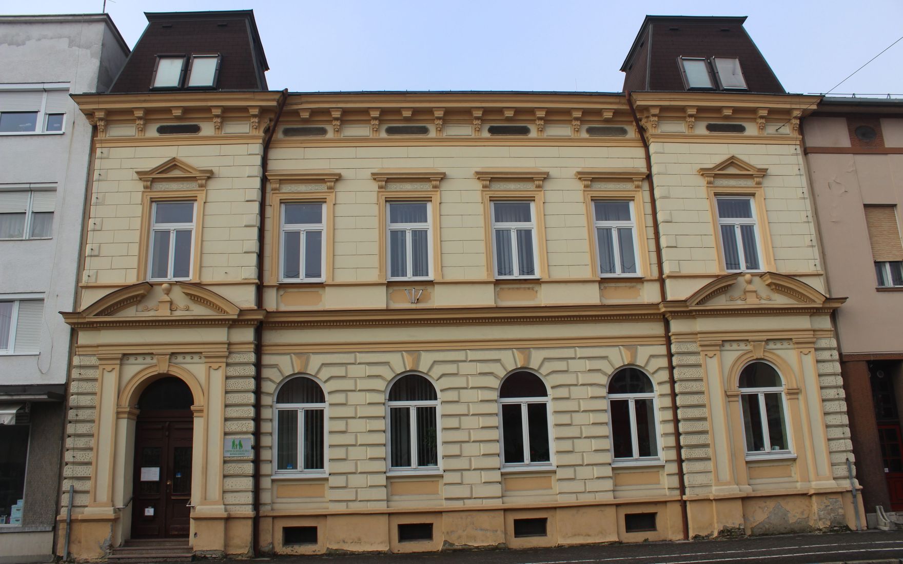 Kakšna prihodnost čaka mogočno stavbo z bogato zgodovino?