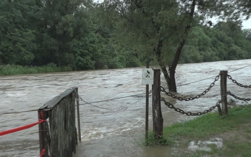FOTO: Reka Mura z visokim pretokom, ki še raste | Sobotainfo.com