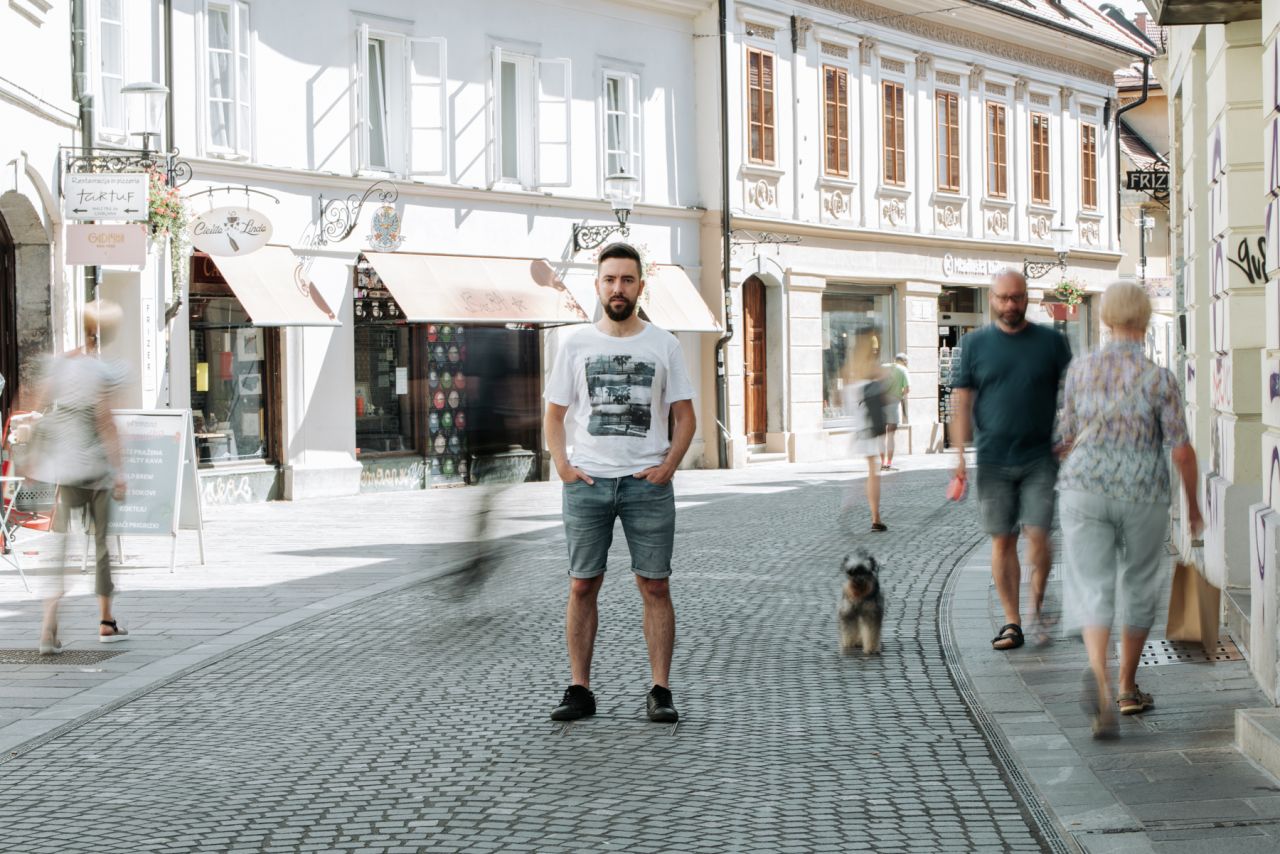 Odraščanje Z Nasiljem V Družini: Stare Temelje Sem Moral Do Konca ...